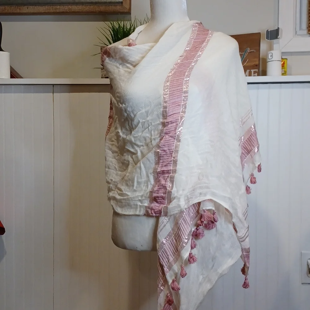 NWT Tassle Loft‎ Scarf Shawl Wrap Large